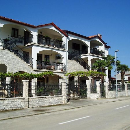 Apartments Modrusan Ρόβινι Εξωτερικό φωτογραφία