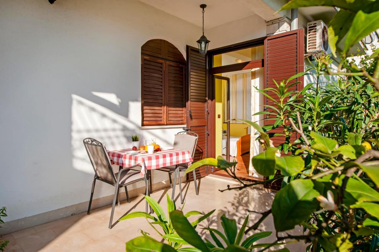 Apartments Modrusan Ρόβινι Εξωτερικό φωτογραφία